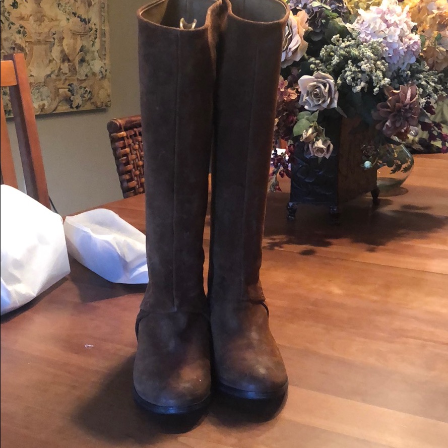 Coclico Riding Boots In A Lighter Brown Suede